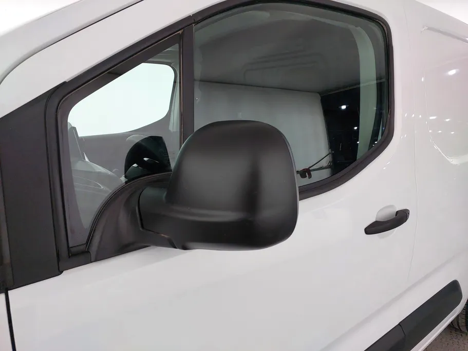 2025 Peugeot Partner Short van 