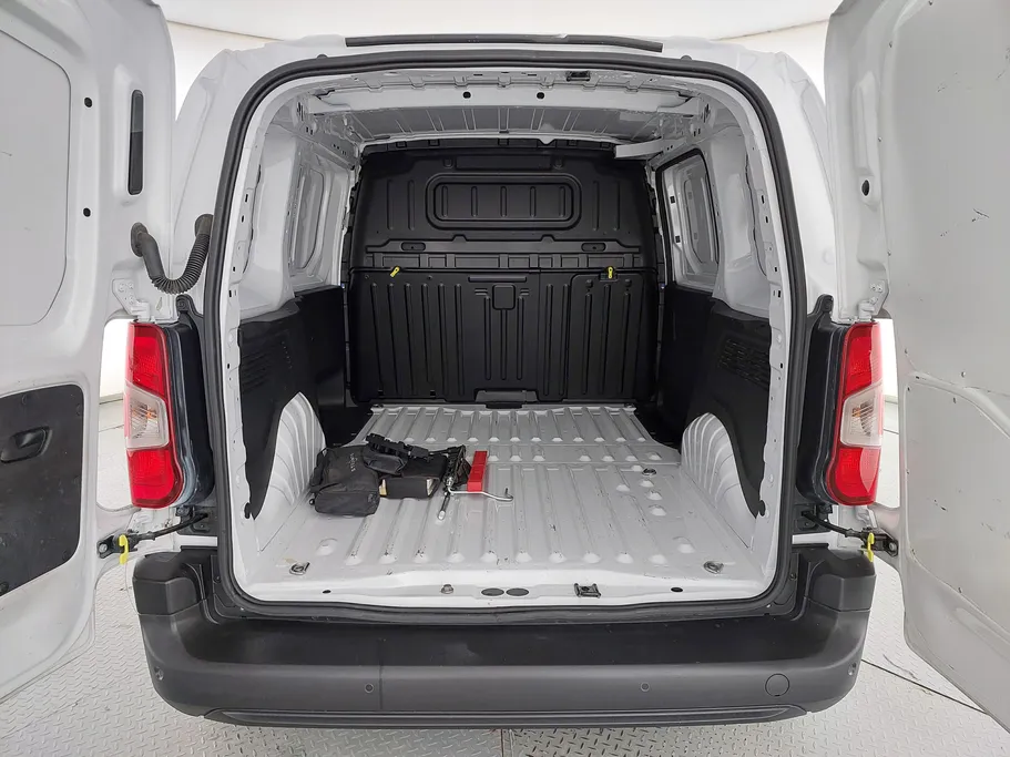 2025 Peugeot Partner Short van 
