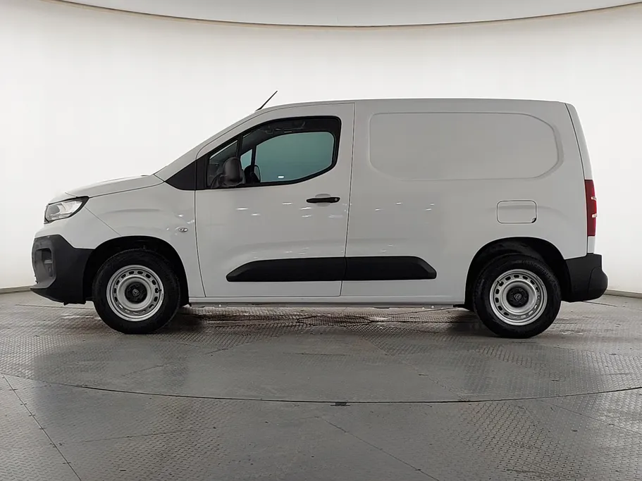 2025 Peugeot Partner Short van 