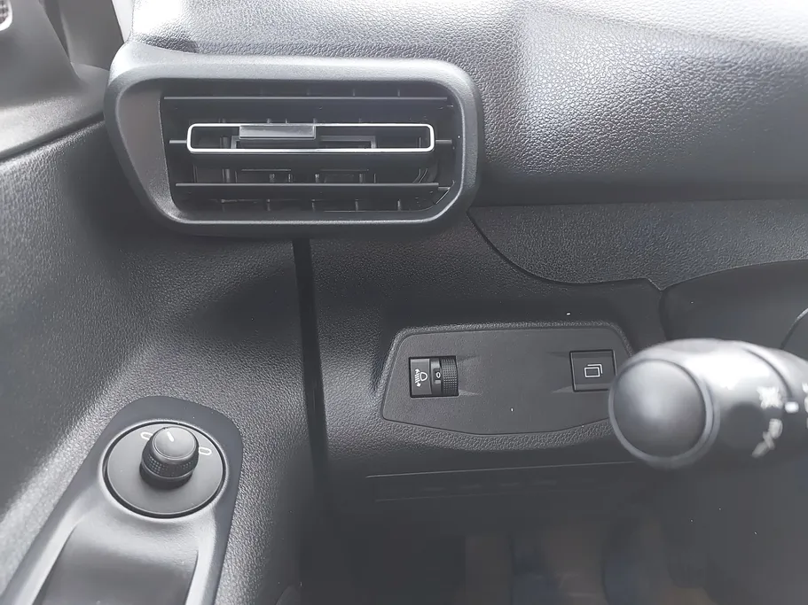 2025 Peugeot Partner Short van 