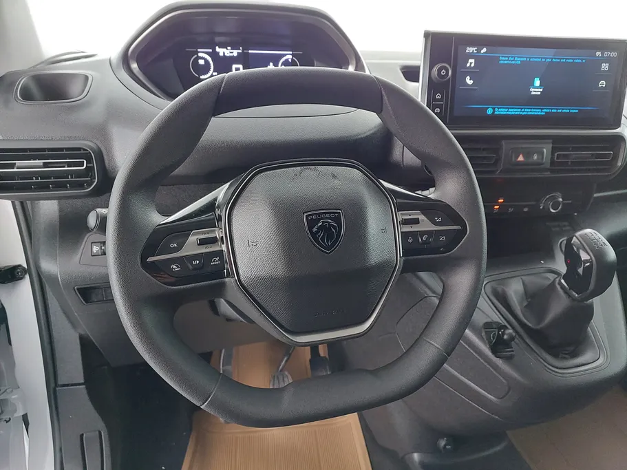 2025 Peugeot Partner Short van 