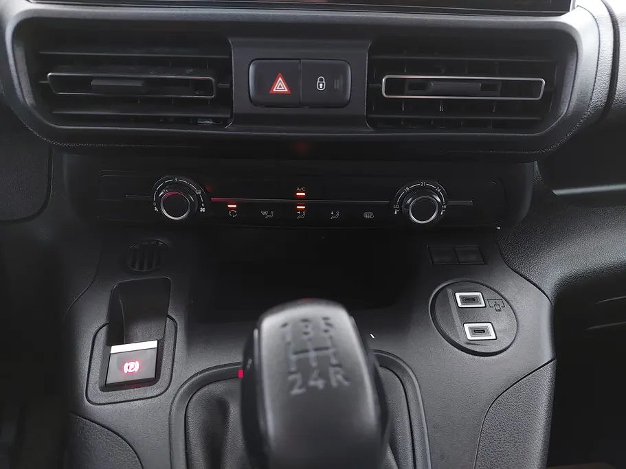 2025 Peugeot Partner Short van 