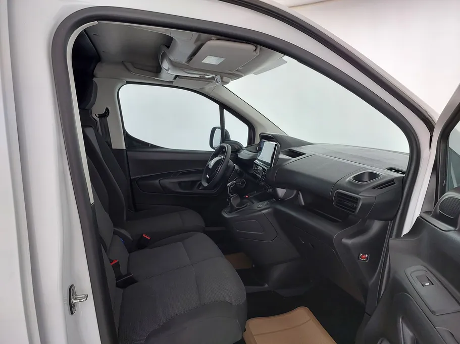2025 Peugeot Partner Short van 