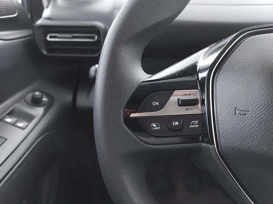 2025 Peugeot Partner Short van 