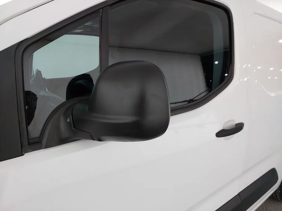 2025 Peugeot Partner Short van 