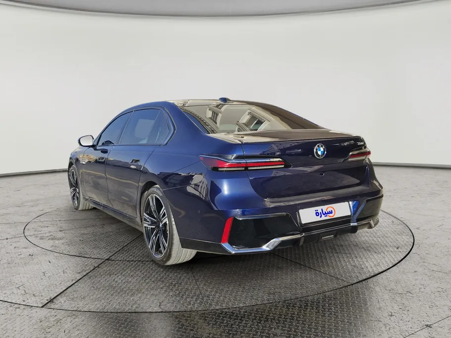 2024 BMW 7 Series 735i 