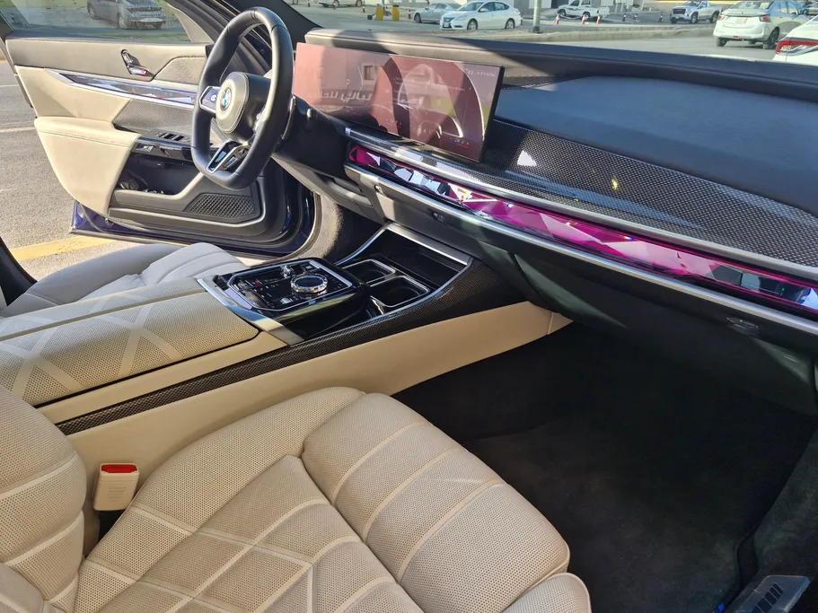 2024 BMW 7 Series 735i 