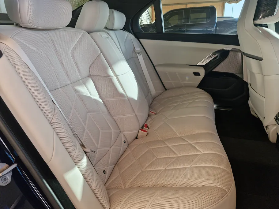 2024 BMW 7 Series 735i 