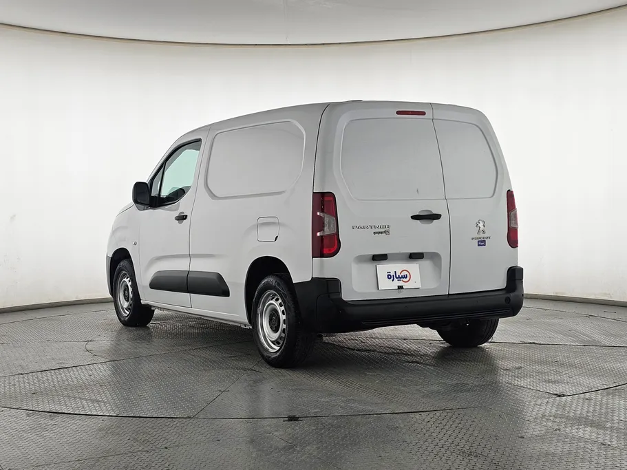 2025 Peugeot Partner Short van 