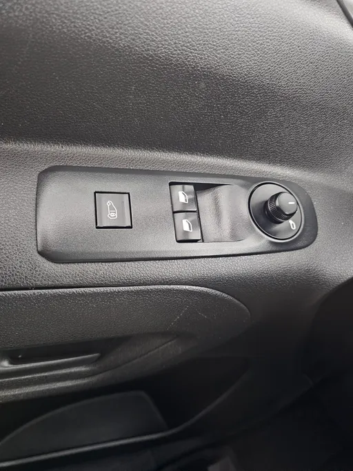 2025 Peugeot Partner Short van 