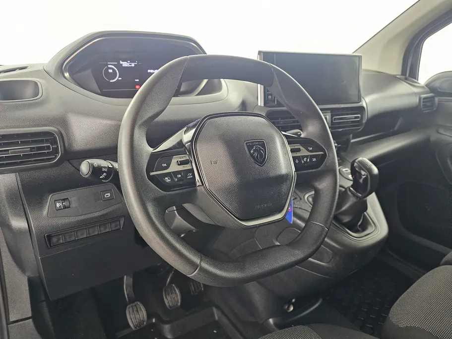 2025 Peugeot Partner Short van 