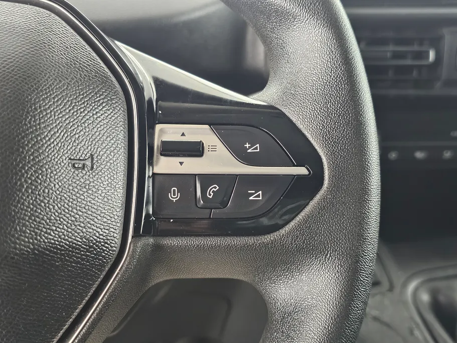 2025 Peugeot Partner Short van 