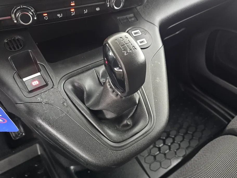 2025 Peugeot Partner Short van 