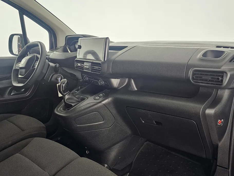 2025 Peugeot Partner Short van 