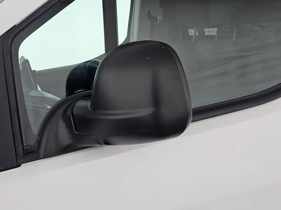 2025 Peugeot Partner Short van 