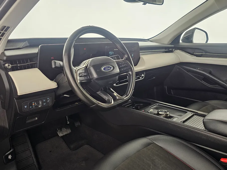 2023 Ford Taurus Trend 