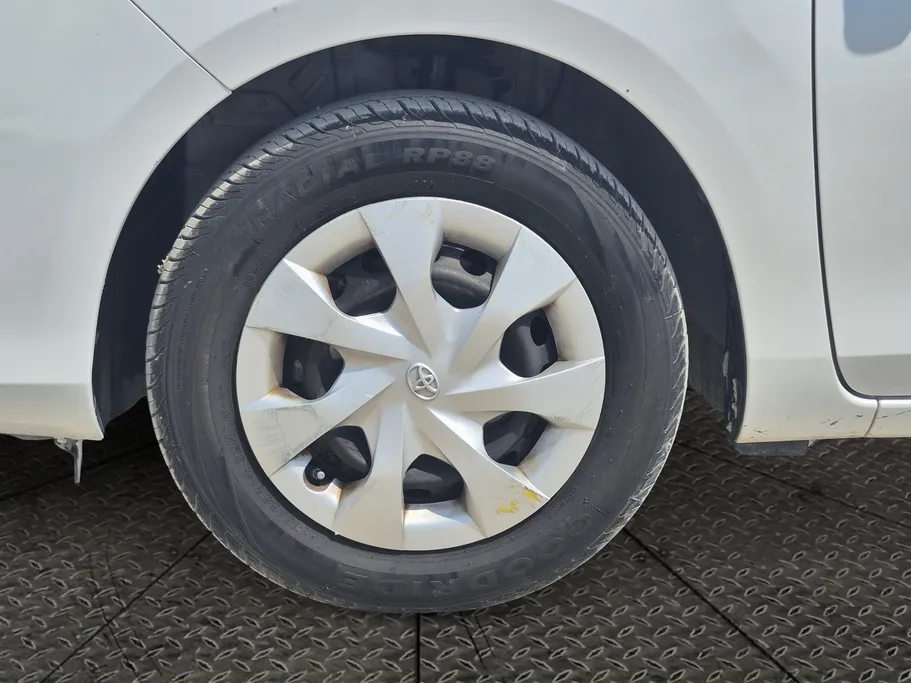 2022 Toyota Yaris  Y 
