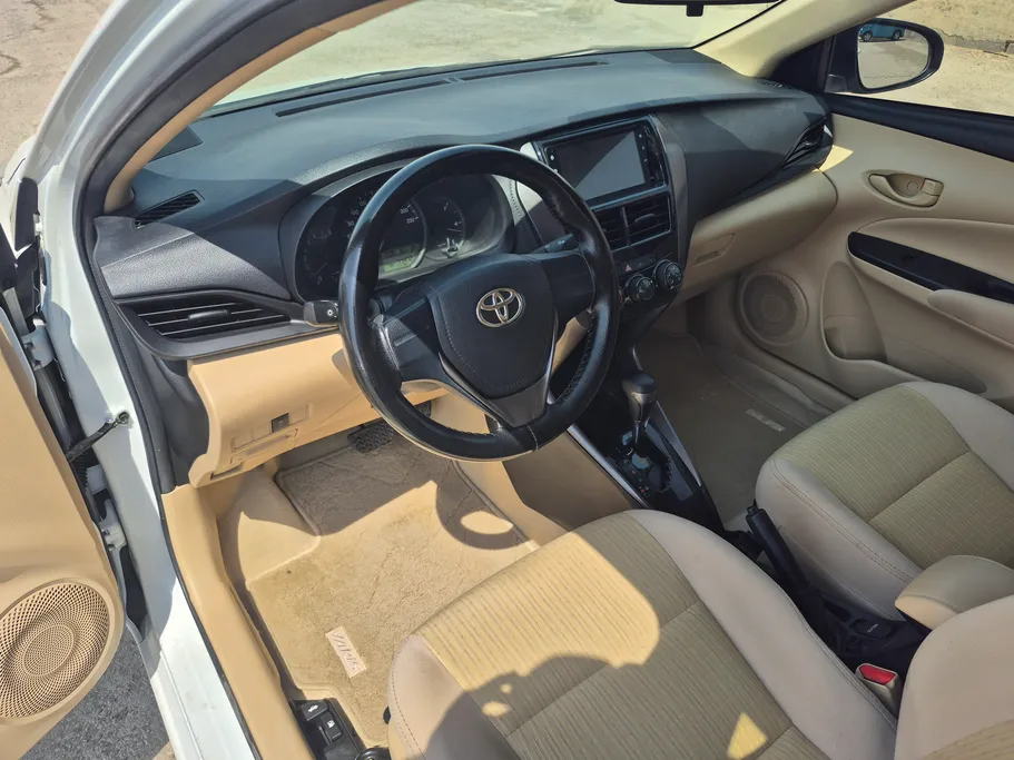 2022 Toyota Yaris  Y 