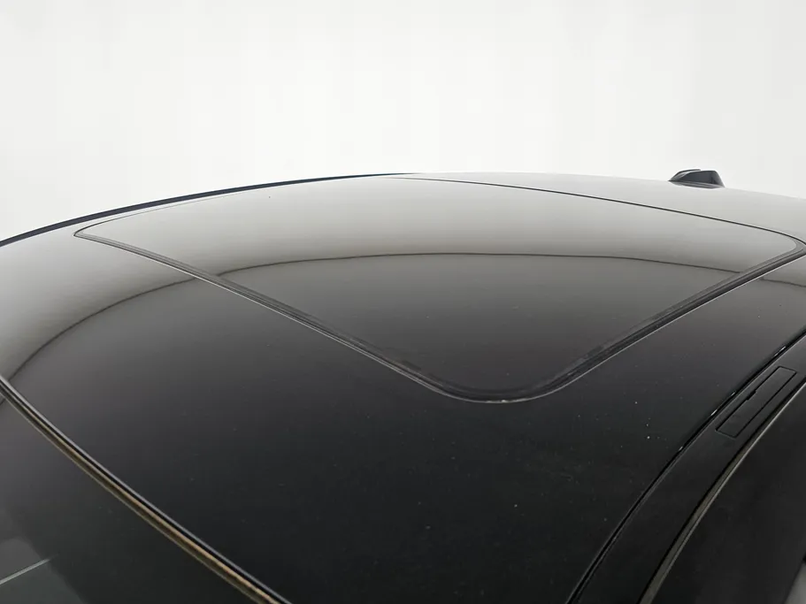 2023 BMW 3 Series 320i  