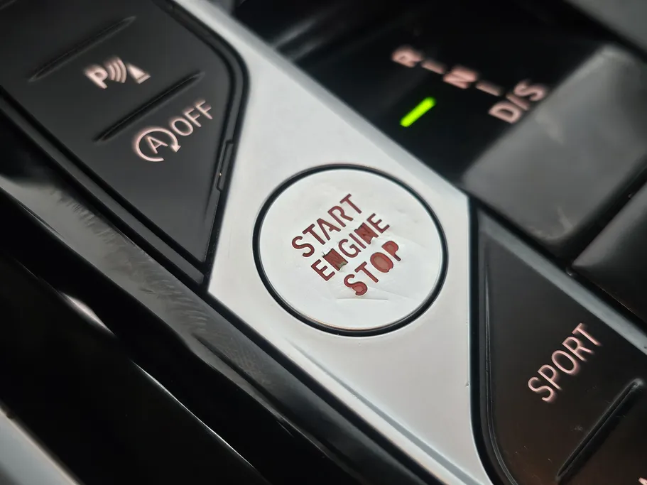 2023 BMW 3 Series 320i  