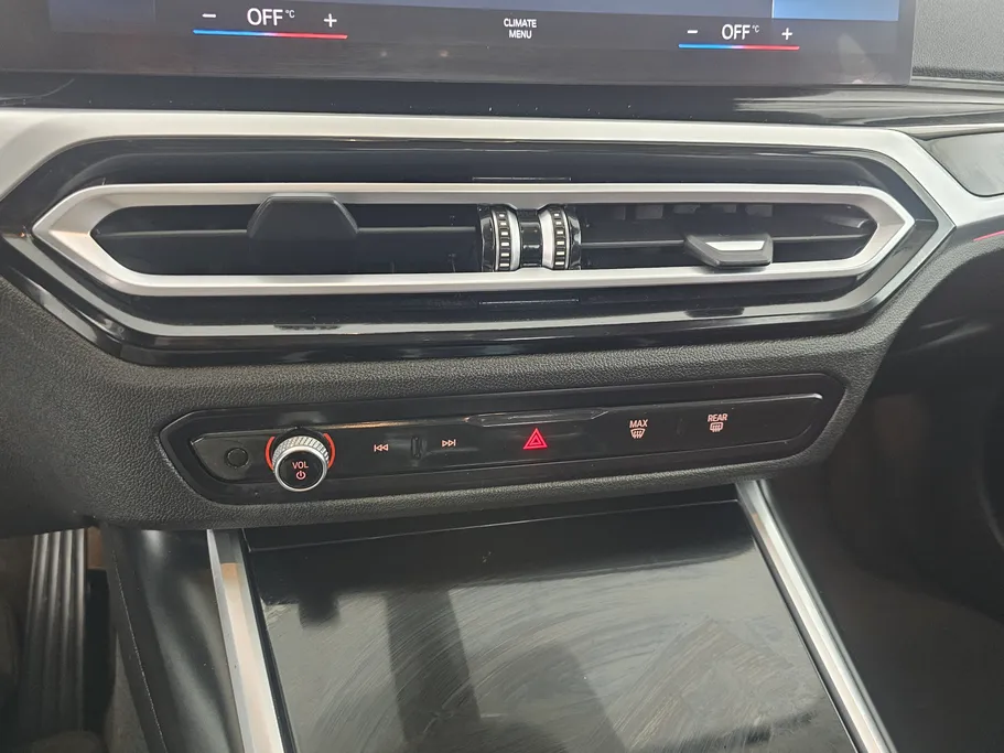 2023 BMW 3 Series 320i  
