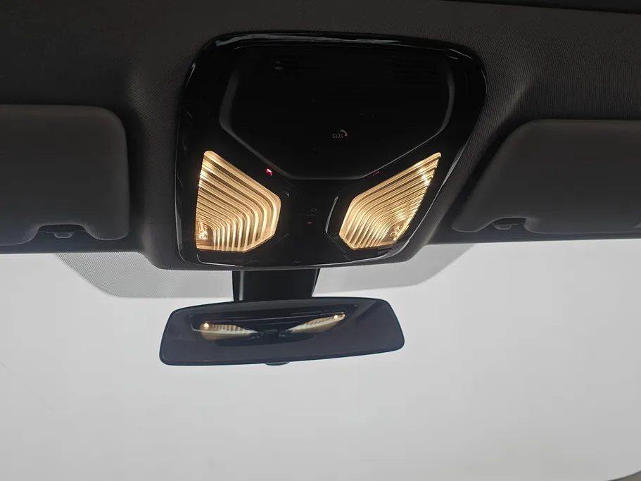 2023 BMW 3 Series 320i  