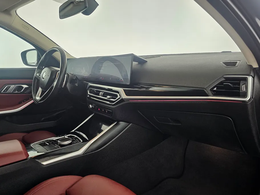 2023 BMW 3 Series 320i  