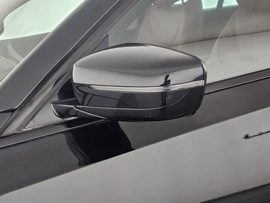 2023 BMW 3 Series 320i  