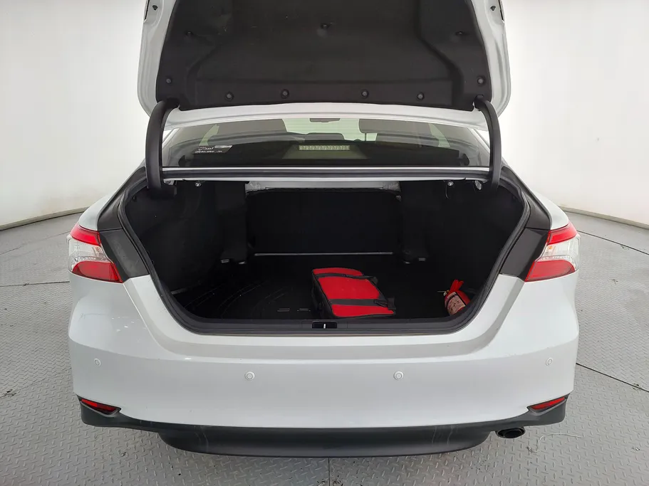 2019 Toyota Camry  GLE 