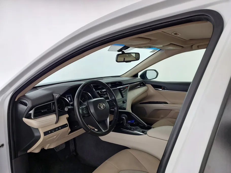 2019 Toyota Camry  GLE 