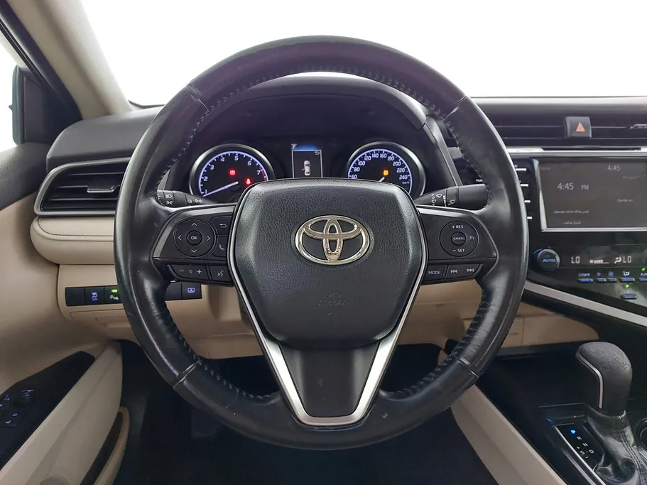 2019 Toyota Camry  GLE 