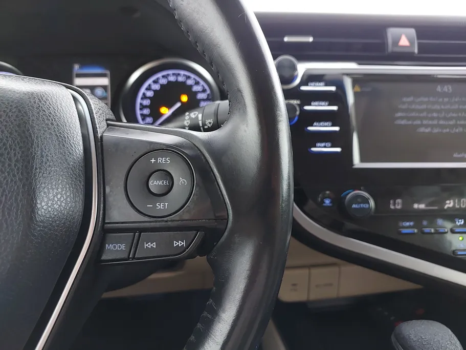 2019 Toyota Camry  GLE 