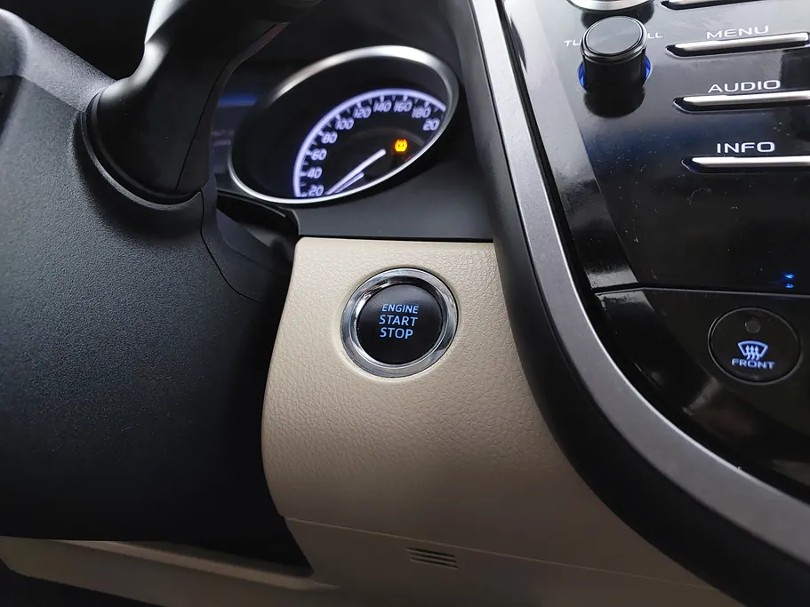2019 Toyota Camry  GLE 