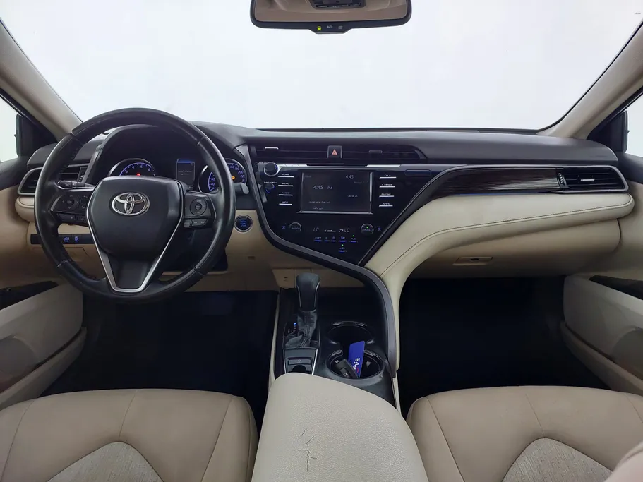 2019 Toyota Camry  GLE 