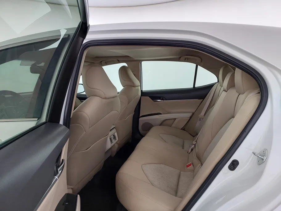 2019 Toyota Camry  GLE 