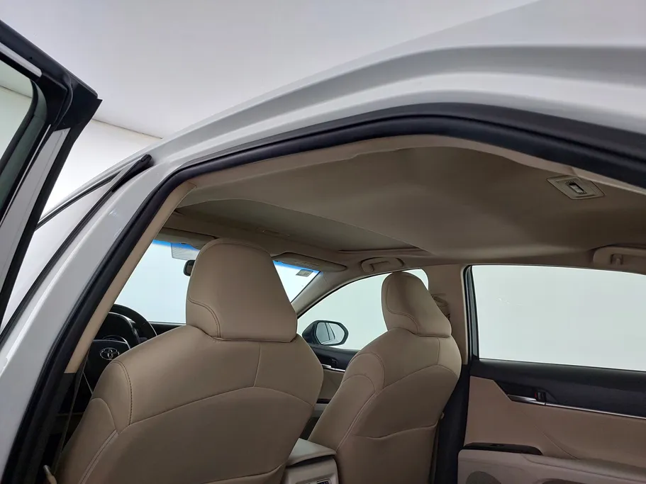 2019 Toyota Camry  GLE 