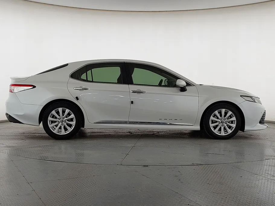 2019 Toyota Camry  GLE 