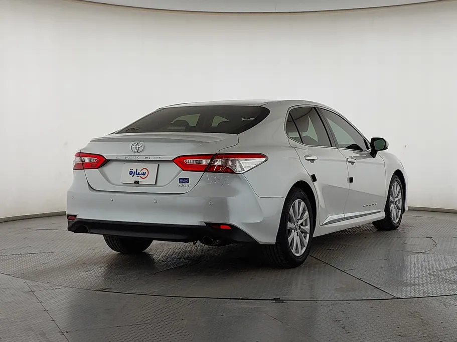 2019 Toyota Camry  GLE 