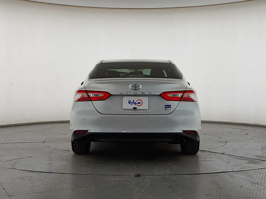 2019 Toyota Camry  GLE 