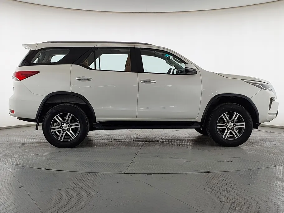 2022 Toyota Fortuner VX 