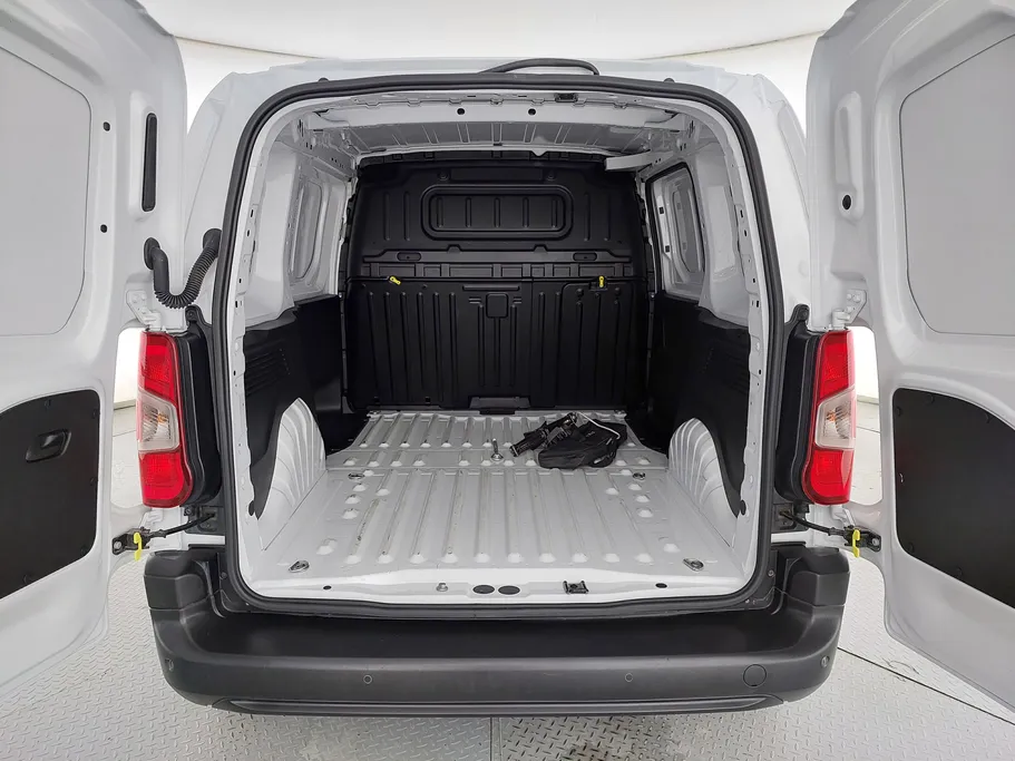 2025 Peugeot Partner Short van 