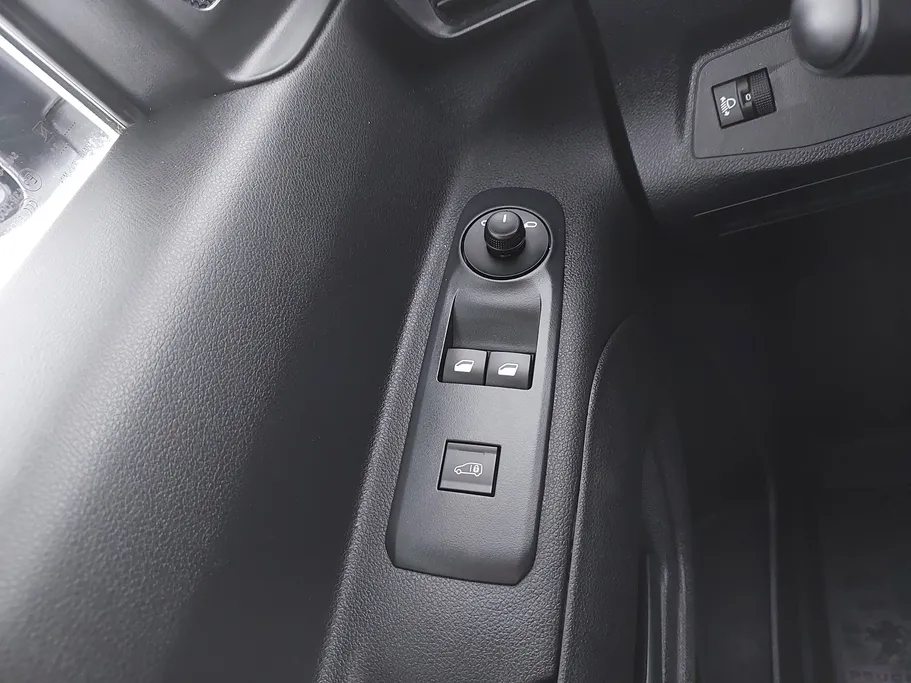2025 Peugeot Partner Short van 