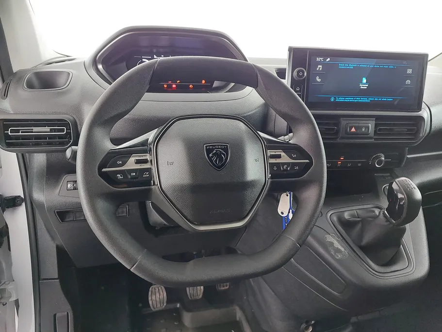 2025 Peugeot Partner Short van 