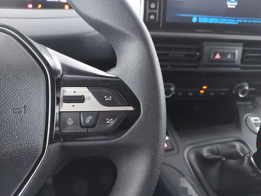 2025 Peugeot Partner Short van 