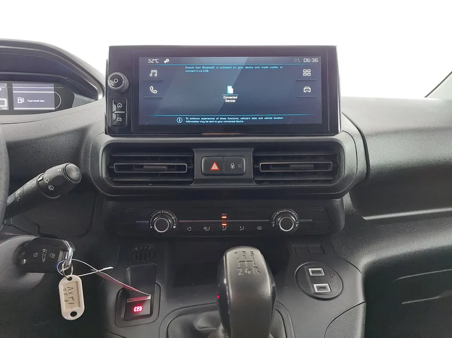 2025 Peugeot Partner Short van 