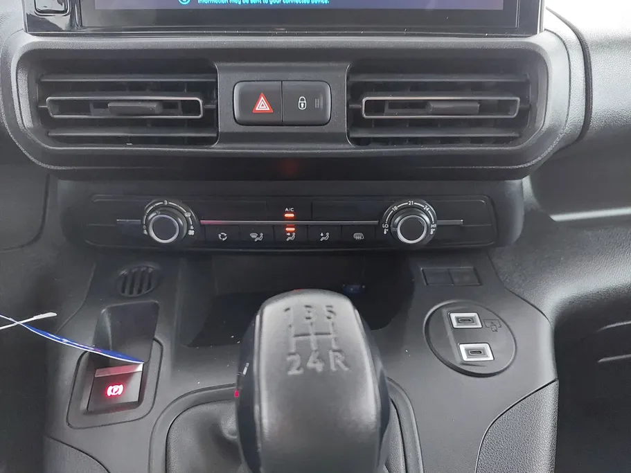 2025 Peugeot Partner Short van 