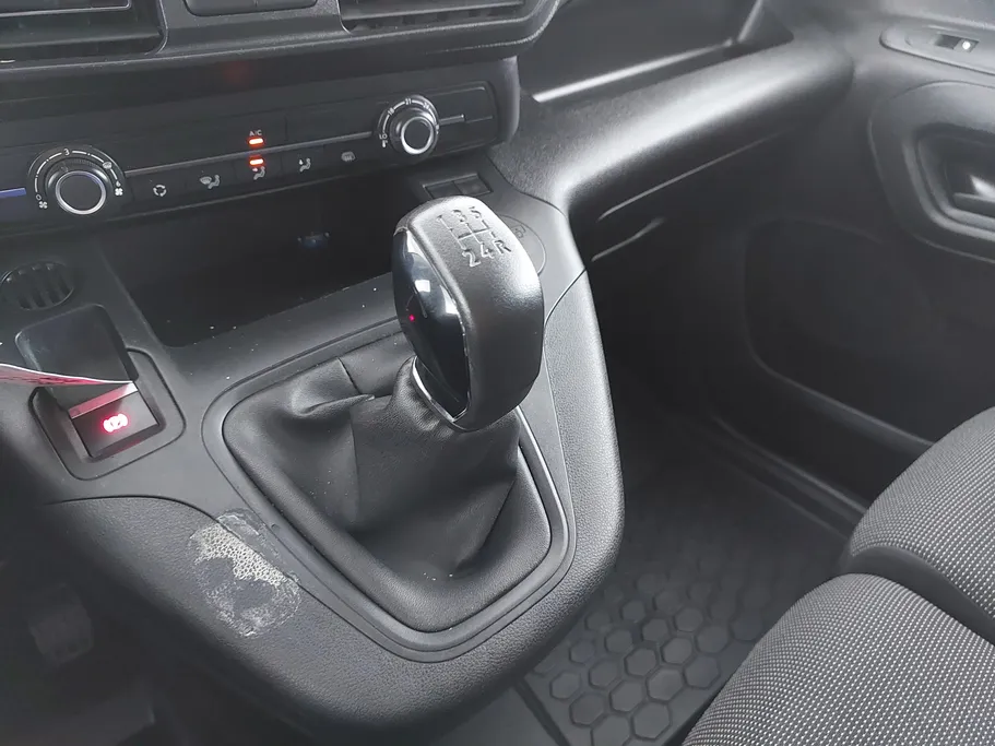 2025 Peugeot Partner Short van 