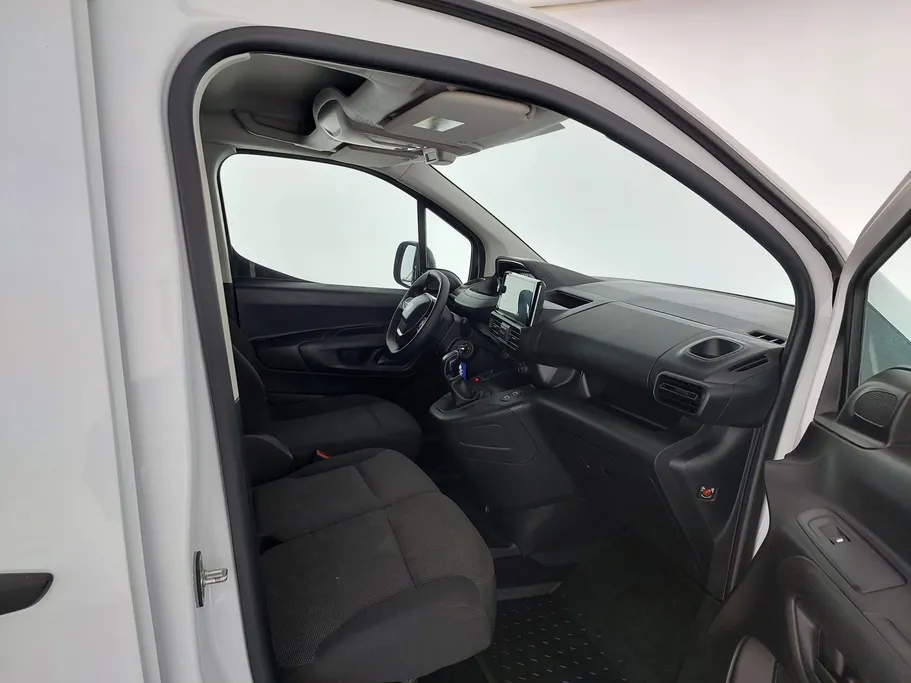 2025 Peugeot Partner Short van 