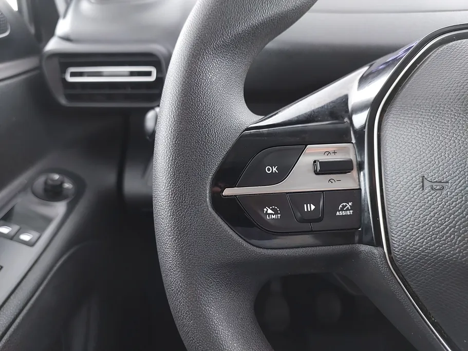 2025 Peugeot Partner Short van 