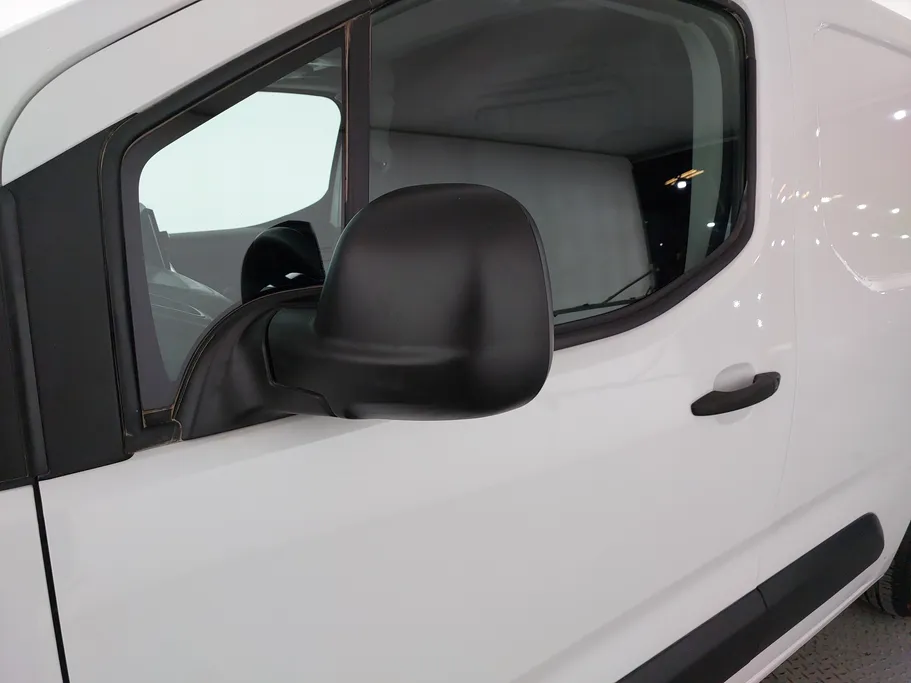 2025 Peugeot Partner Short van 